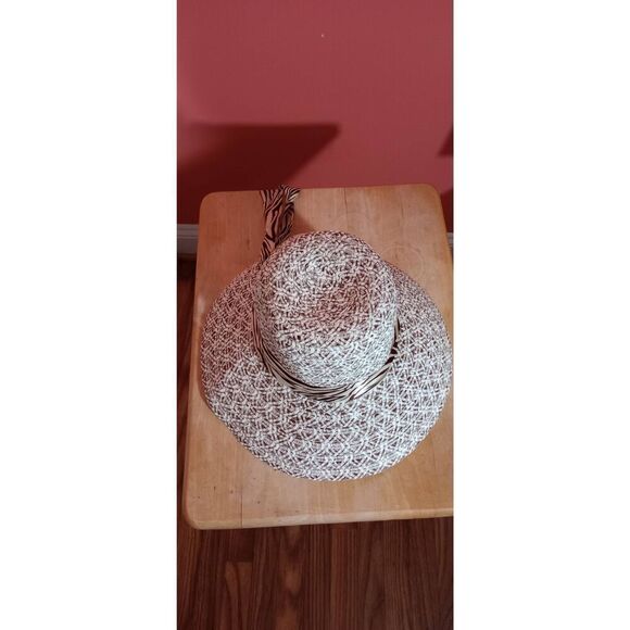 Sun visor , Beach , sun , summer hat. Wide front short back . Size 7 in - Picture 6 of 9